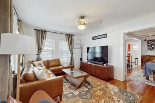 Midcentury Hideaway - House & Studio - 6