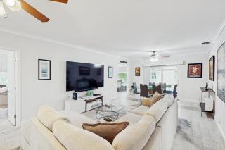 The Front House & Cottage - 9