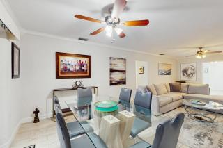 The Front House & Cottage - 3