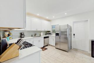 The Front House & Cottage - 2