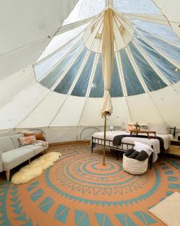 Radiant Stargazing Bell Tent Oasis Near Sinking Creek, Missouri - 9