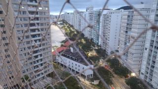 Apartamento amplo em andar alto com vista para praia - 3