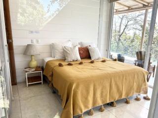 Ocean view Jungle Nest - 2min from the beach - 5