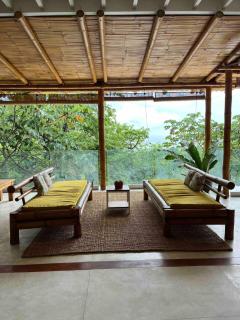 Ocean view Jungle Nest - 2min from the beach - 2