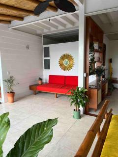 Ocean view Jungle Nest - 2min from the beach - 8