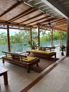 Ocean view Jungle Nest - 2min from the beach - 3