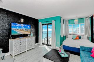 Angled Ocean View Studio w Incredible Views! Palace Resort 1005 - Sleeps 4 guests - 4