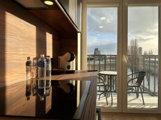 Elegant Center Escape I Free parking I Wi-Fi & AC - 8