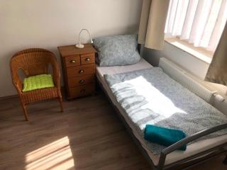 Großes Monteurhaus zur alleinigen Nutzung in Duisburg - maximal 6 Personen - 4 Schlafzimmer - 0