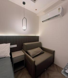 Omaxe trade centre alpha 2 - 7