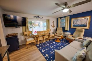 Camelot Beach Suites - 6