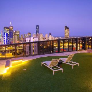 Modern Studio w Pool, Gym, Views - South Brisbane 31506-2 - 1