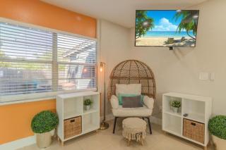 Jacuzzi and Games Close to Dwtn Disney and Parks - 7