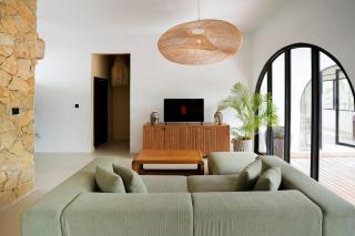5-BR Villa with Pool & Kids Playground in Kuta - 6