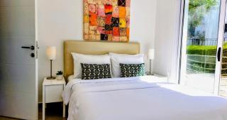 Amazing Sea View -3 Bed Ground Floor Garden Apartment - 1