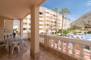 Wonderful 2 Bedroom Apartment Communal Heated Pool - 6