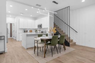 Modern Winter Park Townhome in Prime Location - 2