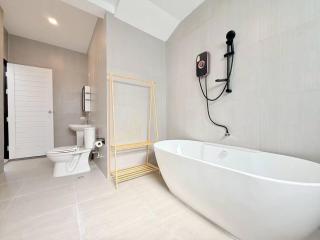 Brand new luxurious 3 story private Rooftop Pool - 5