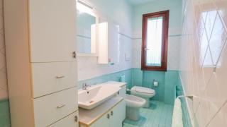 Elegant Home - with Jacuzzi and Balconies - 4