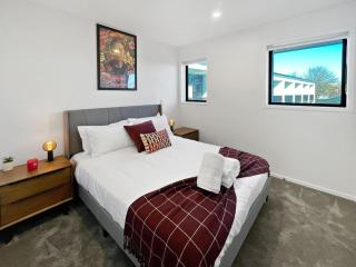 Chic 1-Bedroom Apartment with Balcony in Ferry Rd - 9