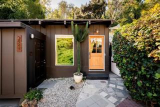 Laurel Canyon Hideaway Fireplace and Sauna - 6
