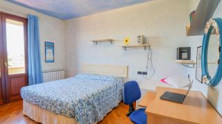 Elegant Home - with Jacuzzi and Balconies - 3