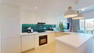 Vacationer Holiday Homes l Upgraded Chic 2 Bed l Pool View l Free Pool, Gym Access - 9