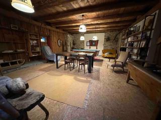 Mountain house with two barns and a garden - 4