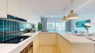 Vacationer Holiday Homes l Upgraded Chic 2 Bed l Pool View l Free Pool, Gym Access - 1