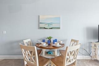 Laketown Wharf 810 - 3