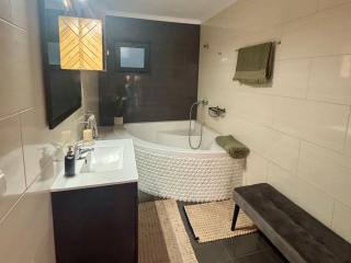 Bella Vista Home - 3