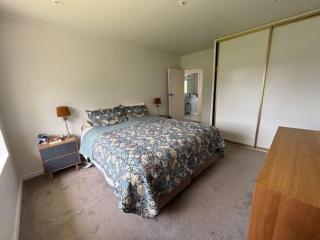 St Albans 2 Bed with Parking - 6