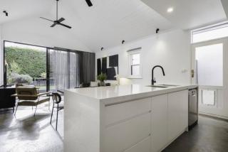 Poets Corner Elegant 4BR Historic Home in Elwood - 8