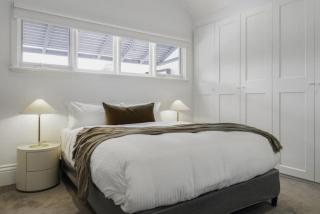 Poets Corner Elegant 4BR Historic Home in Elwood - 5