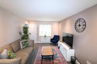 Private Parking - Two Bedroom Home Andover - 7