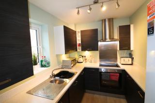 Private Parking - Two Bedroom Home Andover - 6