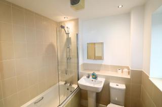 Private Parking - Two Bedroom Home Andover - 3