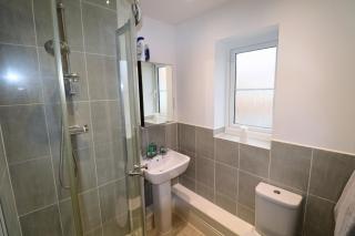 Private Parking - Two Bedroom Home Andover - 2