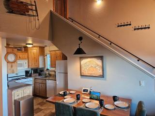 Heavenly Stagecoach Ski Retreat - 7