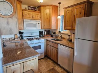 Heavenly Stagecoach Ski Retreat - 6