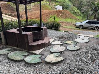 Peaceful rustic cabin steps from town - 8