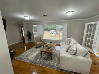 Roomy 4BR Home with Fenced Yard - 0