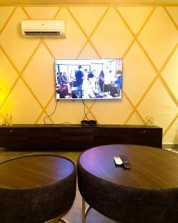 2BHK Fusion Loft - Jaccuzi - Cinema - PS4 - 2