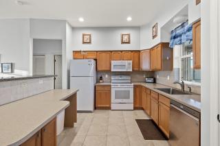 Anchored Out - Waterfront Rental in Great Location - Vesteva - 6