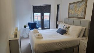 Stylish 2BDR Flat with Private Terrace NW London - 8