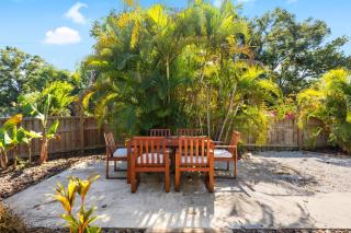 Oasis Family Getaway St Petersburg - 2