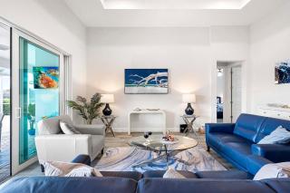 Azul Tortuga - 4 Bedroom Waterfront Home for Families - 4