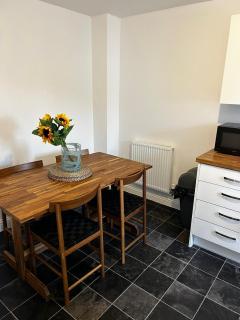 Andover Charming Three Bedroom House - Andover - 4