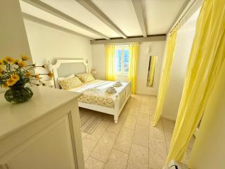 JASMINE DELUXE APARTMENT with super-king bed, large sun terrace and spectacular views - 0