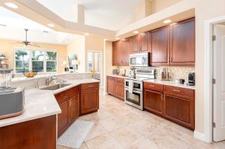 Bella Vida - Beautiful 3 Bedroom 3 Bath Villa - 2